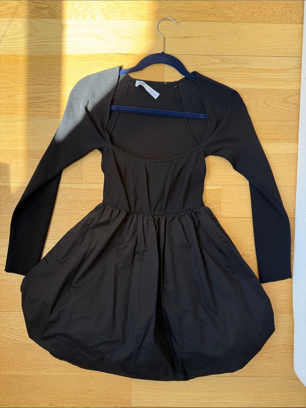 Black Long-Sleeve Bubble Women's Mini Dress